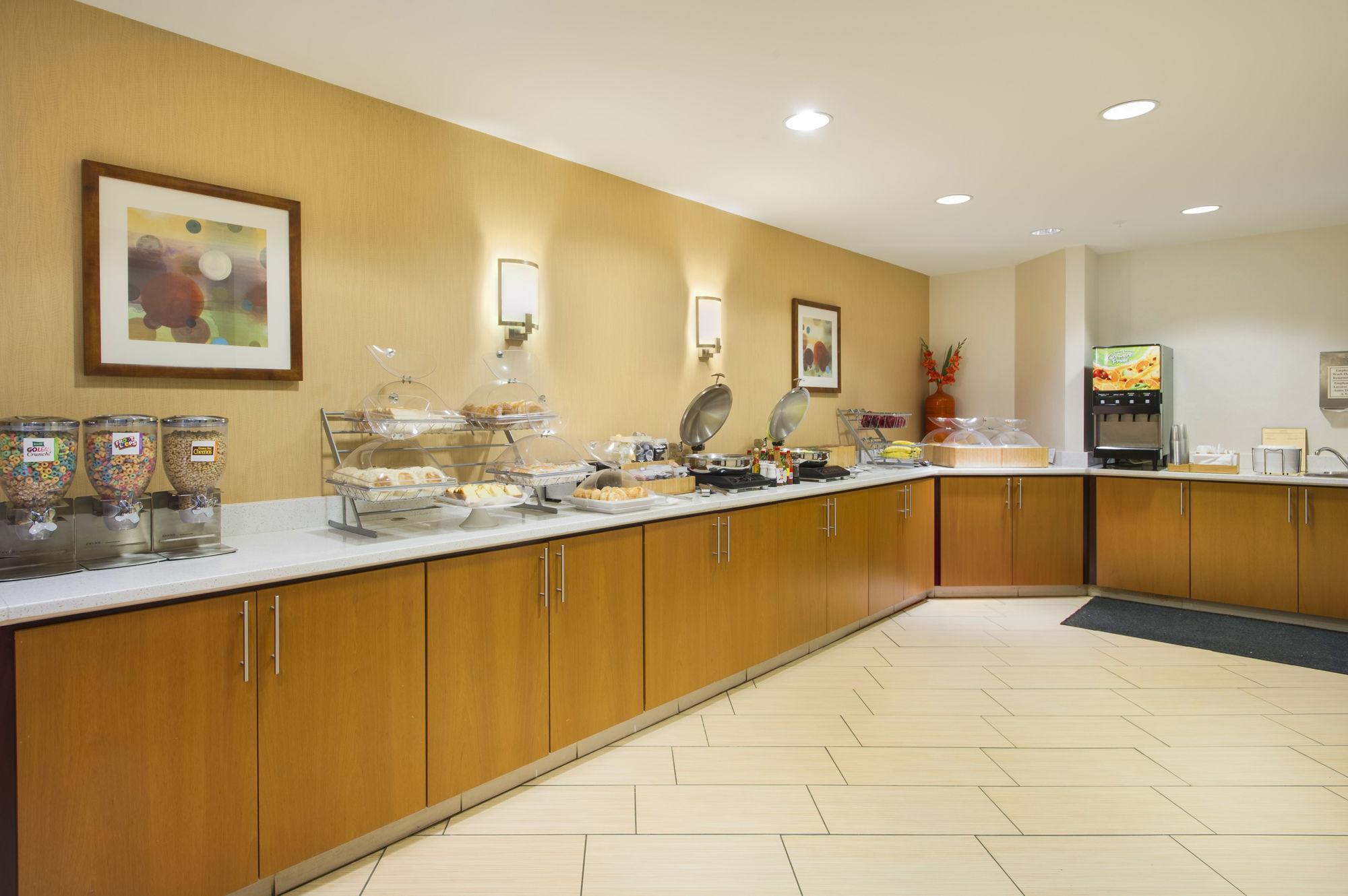 Springhill Suites By Marriott Lawrence Downtown Esterno foto